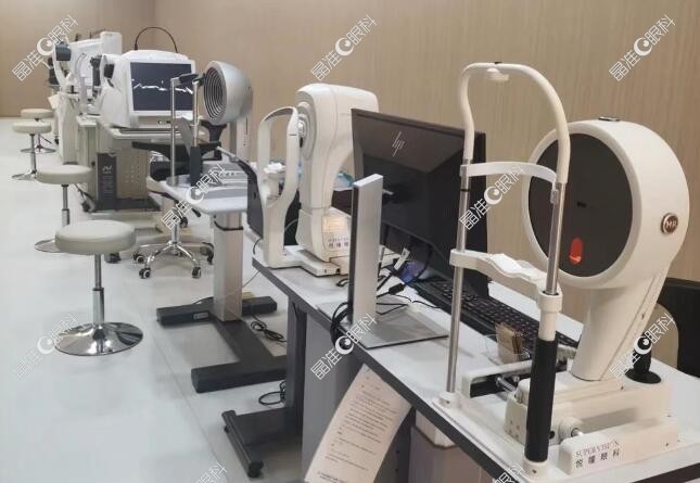 深圳悦瞳眼科医院验光区