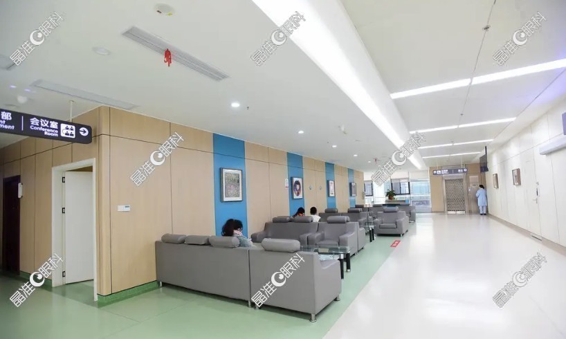 重庆千叶眼科医院几点上班