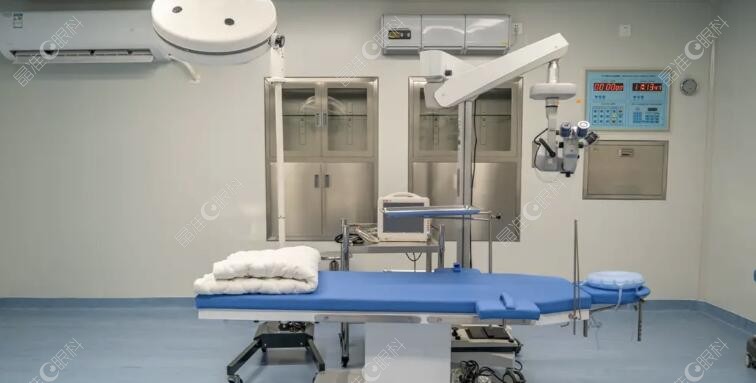 衢州爱尔眼科医院手术室