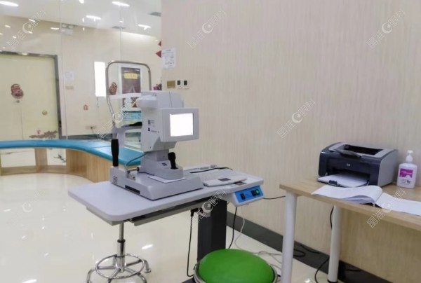 西安新城海翔眼科医院术前检查室