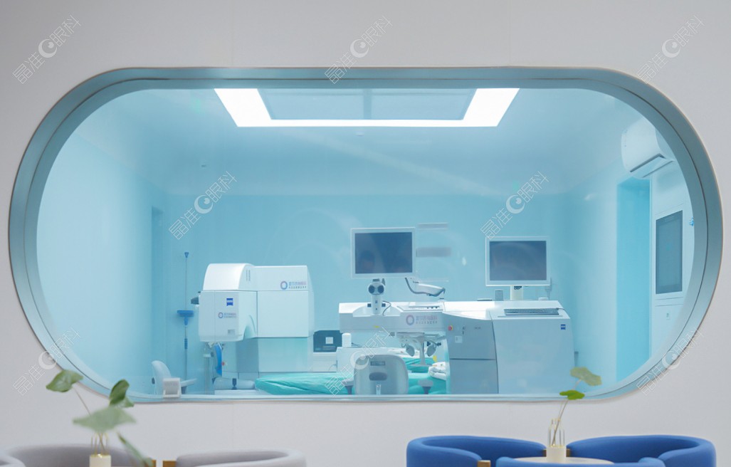 深圳爱尔西柚眼科近视手术室