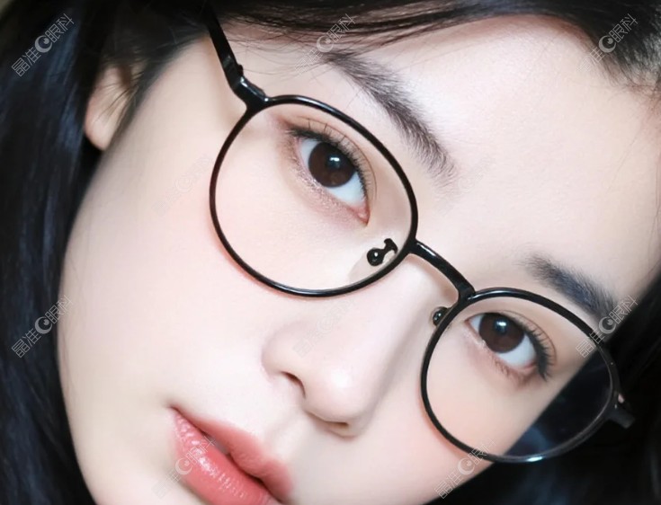 昆明艾维眼科是公办还是私立？