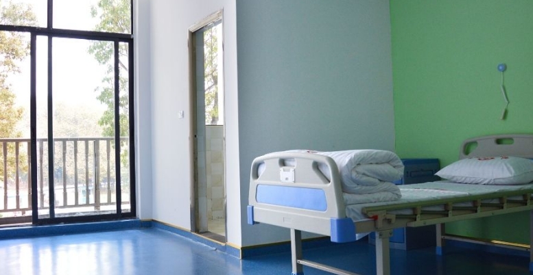 安顺光明眼科医生建议的性价比选择方案