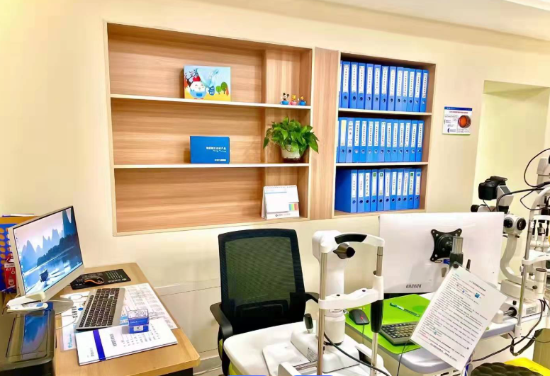 二、乌鲁木齐普瑞眼科医院和美尼康眼科医院的地址及便利性对比