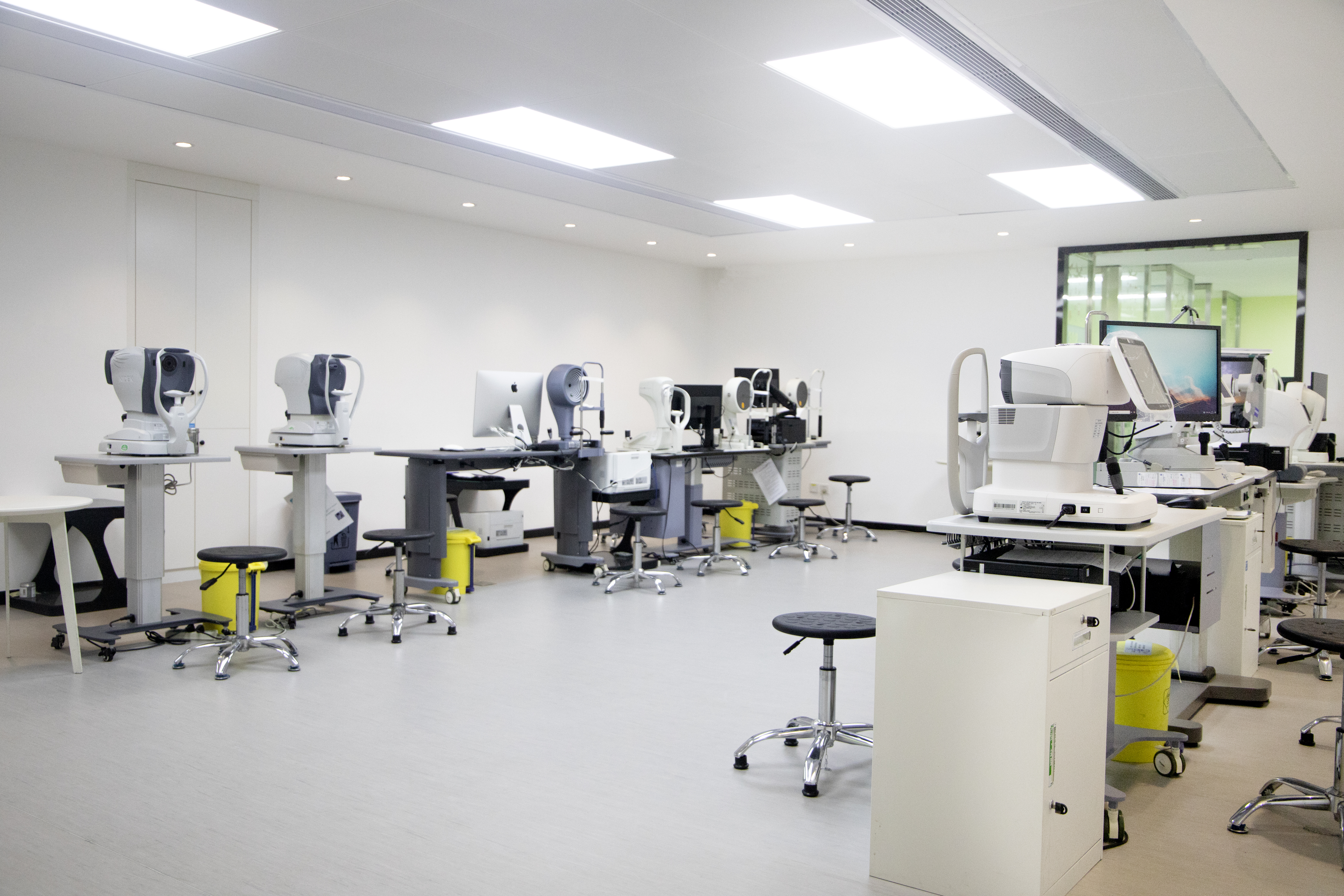 四、深圳深北爱尔眼科医院的服务特色及温馨提示